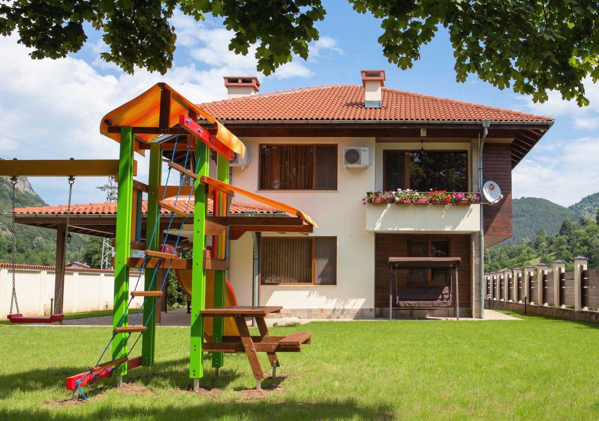 Guest House Vitora Ribaritsa Bagian luar foto